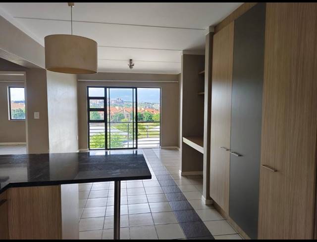2 BEDROOM APARTMENT FOR SALE IN THE PADDOCKS